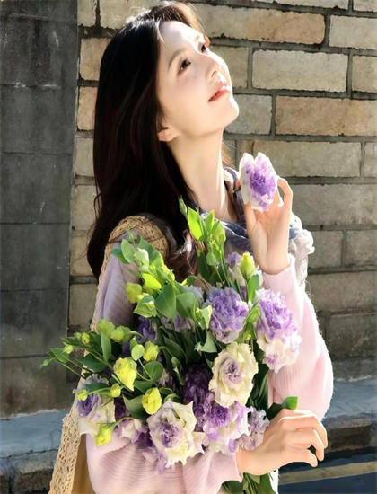 口碑爆款：《逃跑新郎》的角色塑造与表演艺术——传统元素的现代诠释